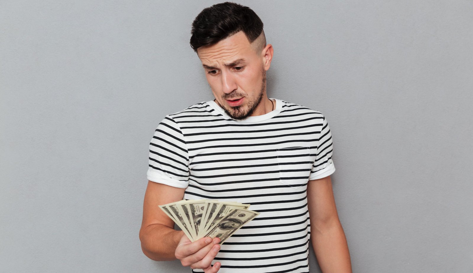 Paying bills with credit card benefits and Save money