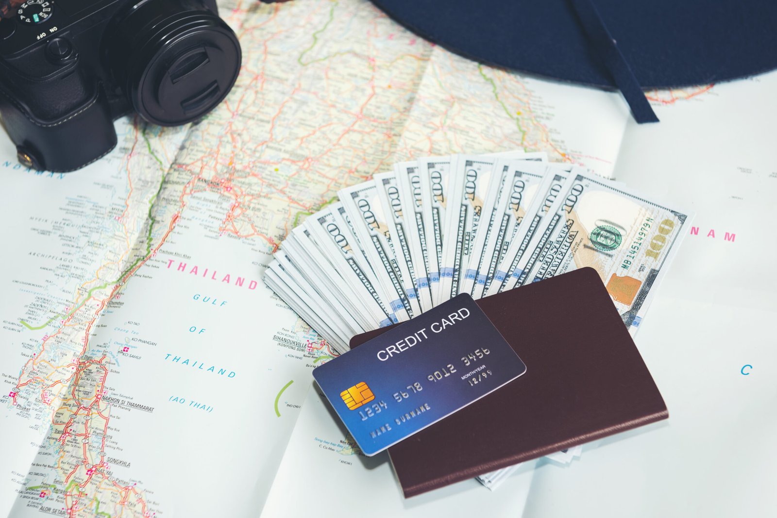 Don’t Pay the Tourist TaxBest Credit Card for International Travel 2026
