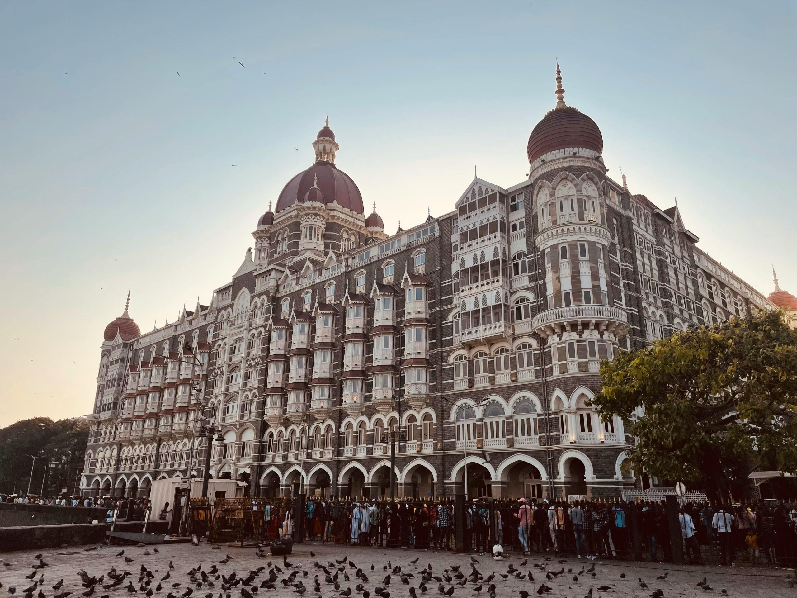 ( book hotel with credit card )
